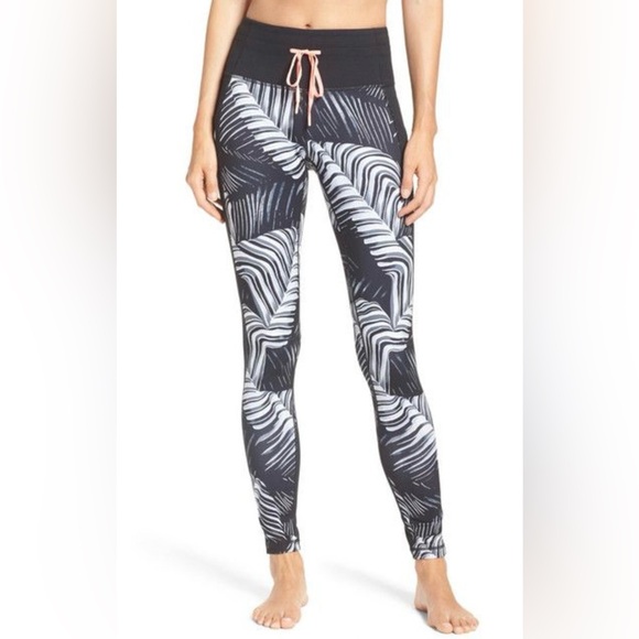 Zella Pants - Zella Black and White Leaf Print Leggings